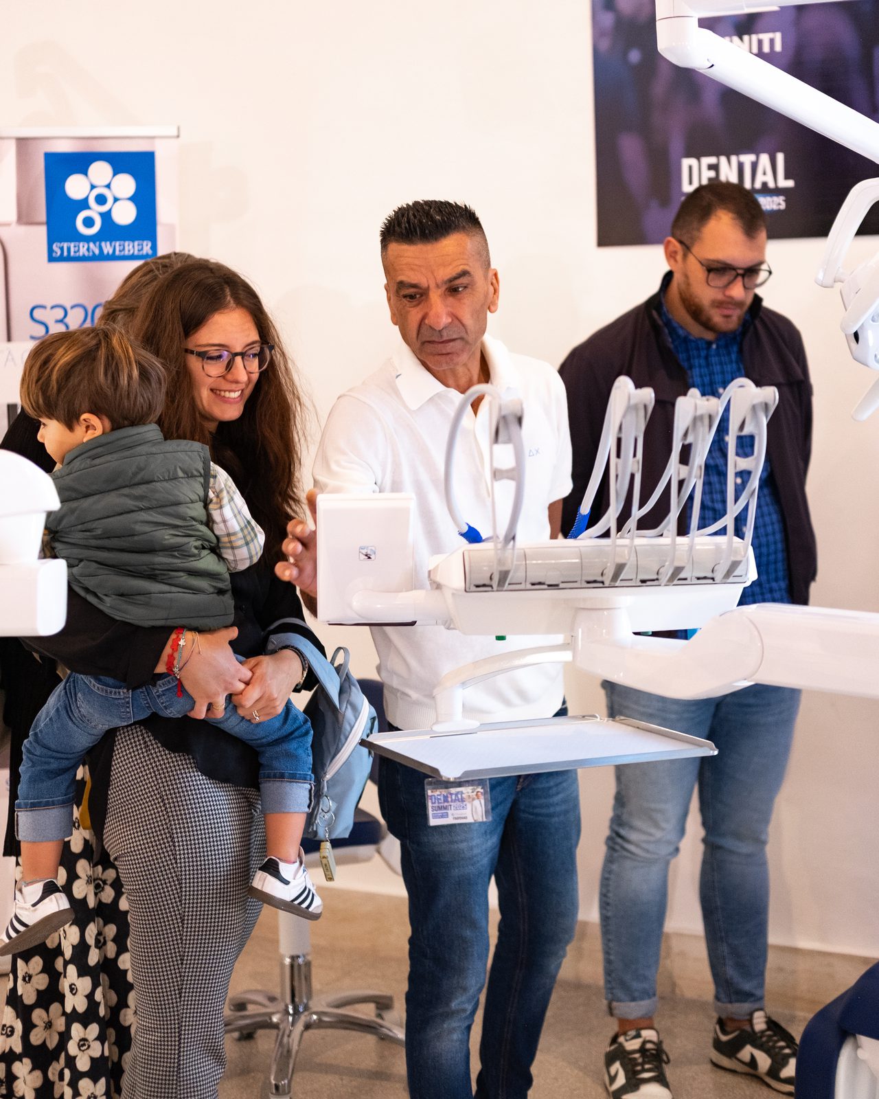 Dental Summit,visitatori allo stand Stern Weber