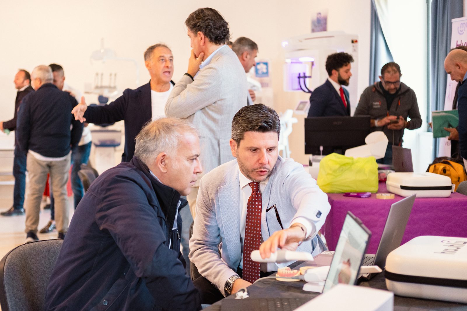 Dental Summit,consulenza al tavolo con gli esperti